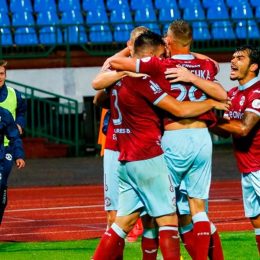 «Динамо Брест» в Беларуси играет перед фанатами — манекенами